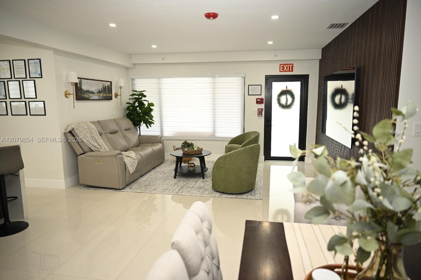 850 W 51st Pl, Hialeah FL 33012