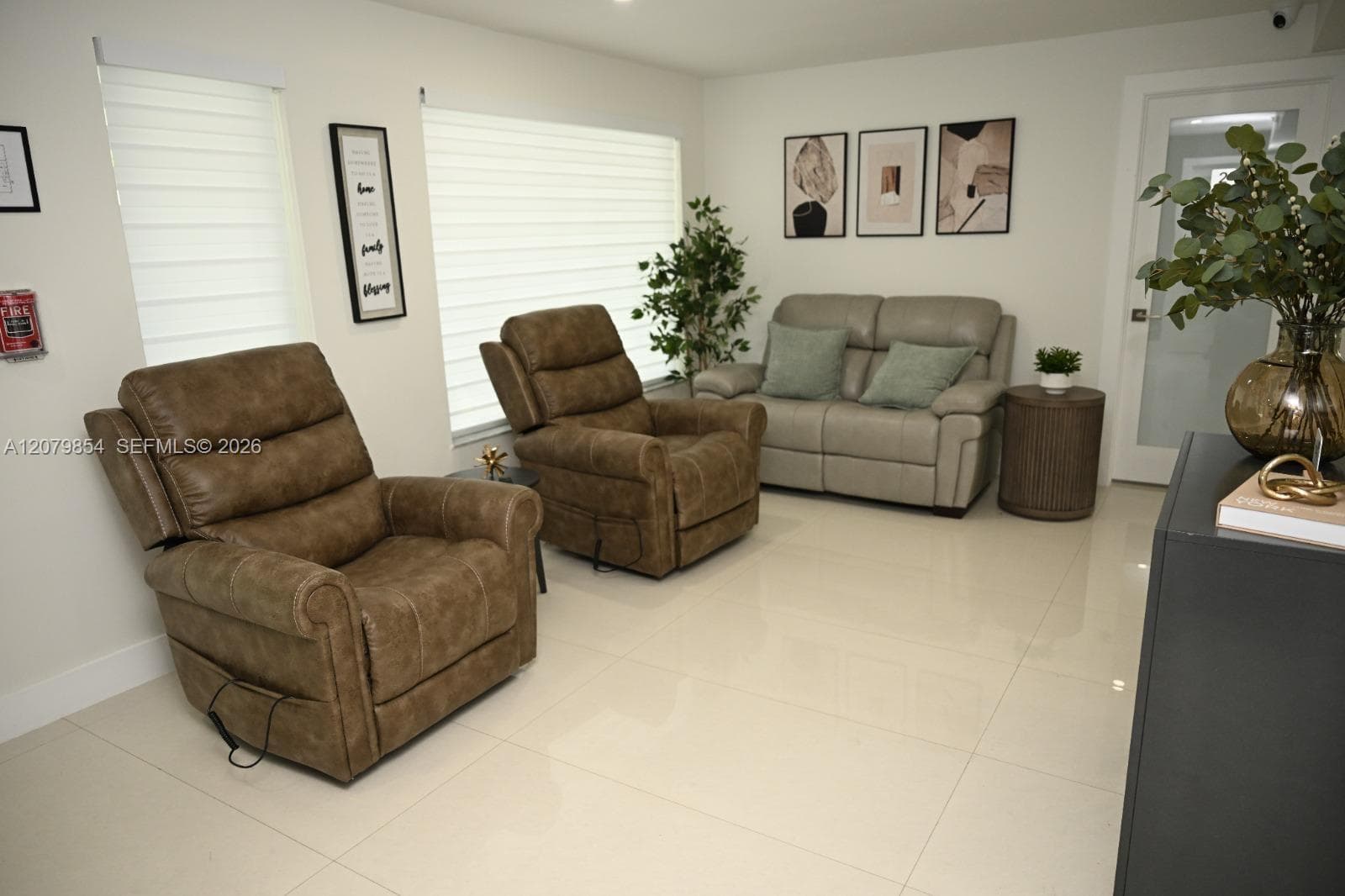 850 W 51st Pl, Hialeah FL 33012