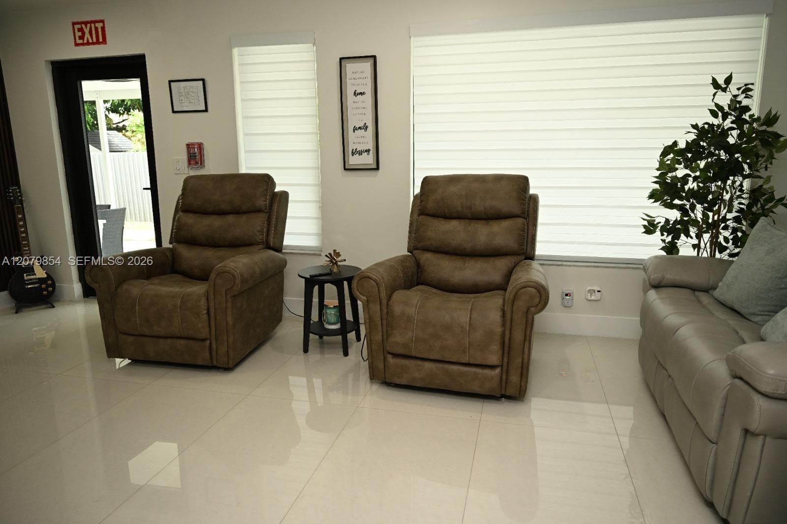 850 W 51st Pl, Hialeah FL 33012