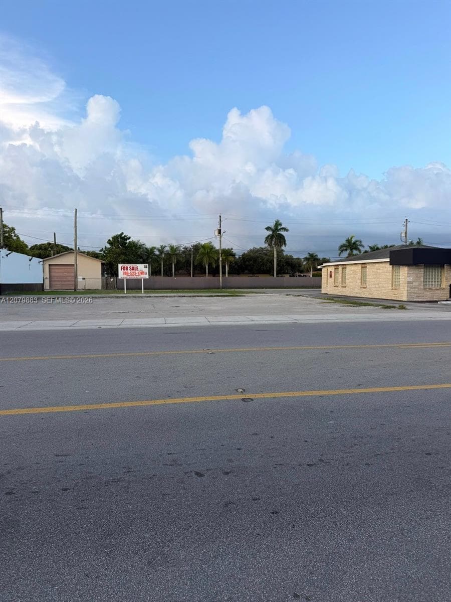 54 NW 8th St, Homestead FL 33030