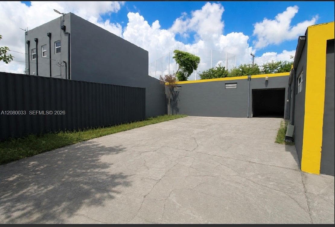 17220 NW 2nd Ct, Miami Gardens FL 33169