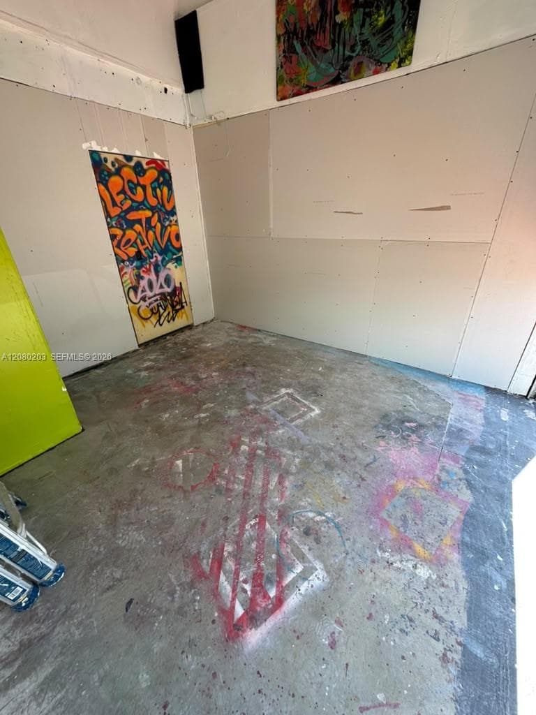 307 NW 10th Ter # 307, Hallandale Beach FL 33009