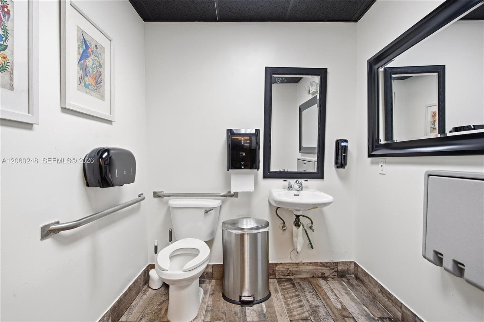 Pembroke Rd, Pembroke Pines FL 33025