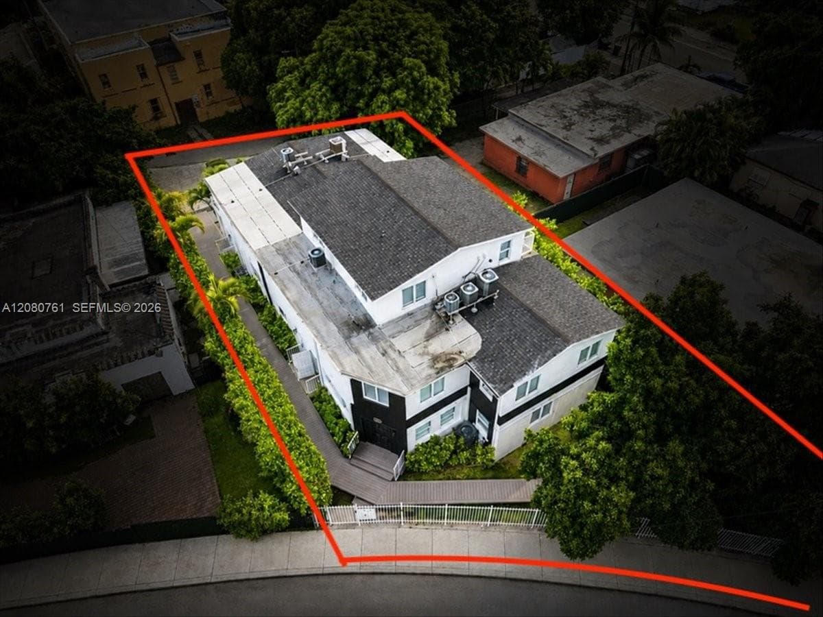 268 NW 34th St, Miami FL 33127