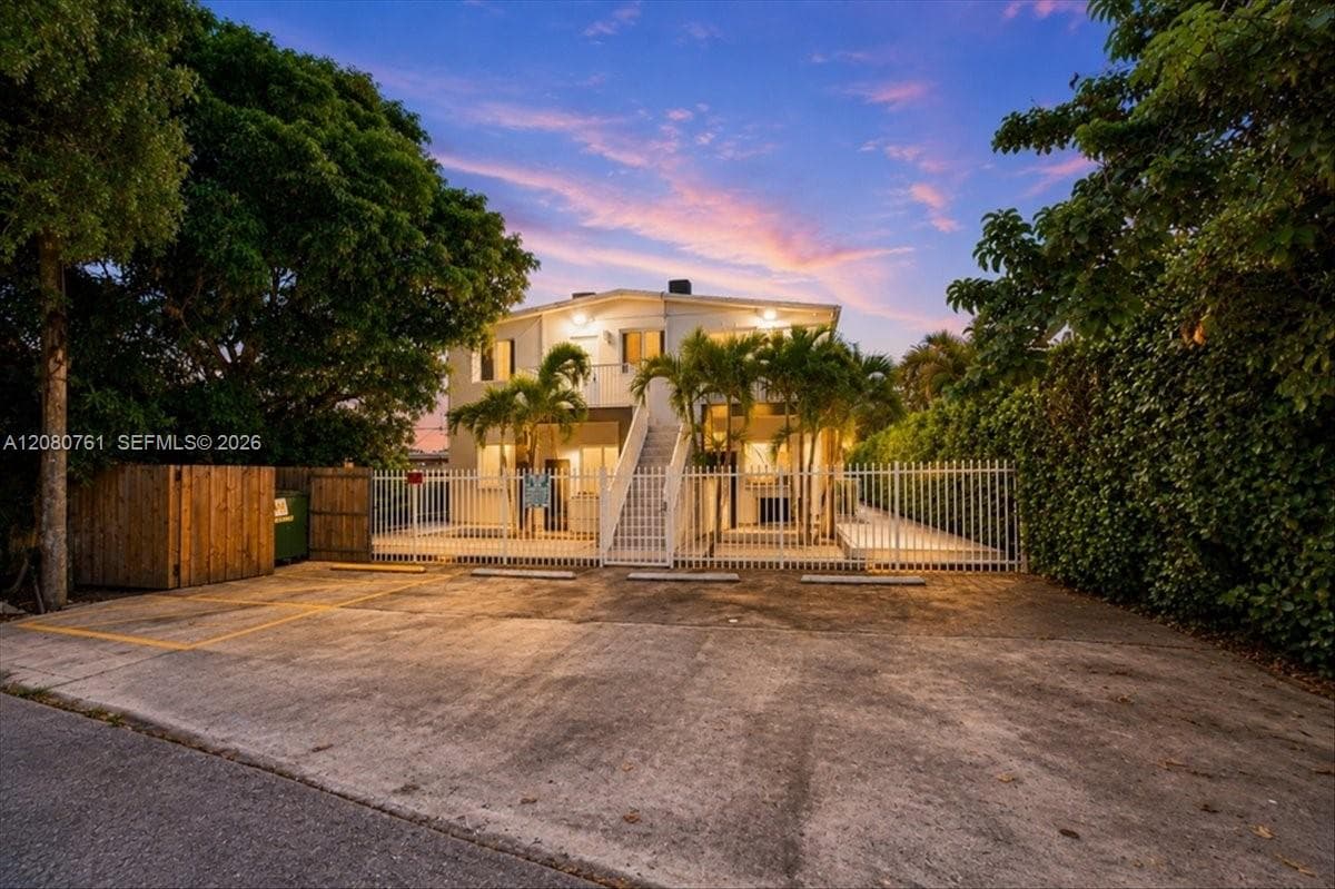 268 NW 34th St, Miami FL 33127