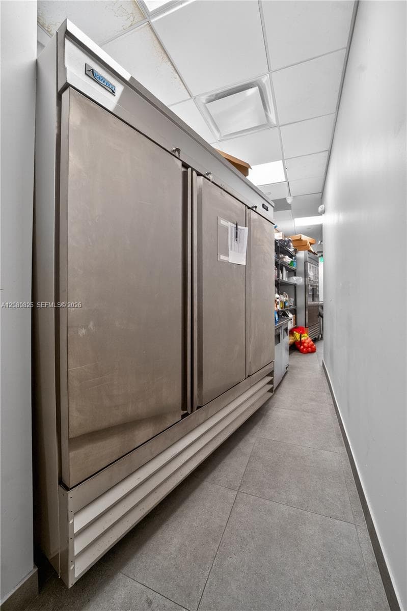 2 S Biscayne Blvd, Miami FL 33131