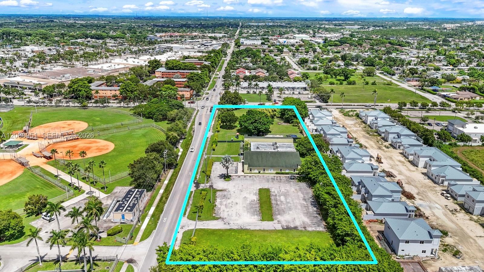 1200 NE 8th St, Homestead FL 33033
