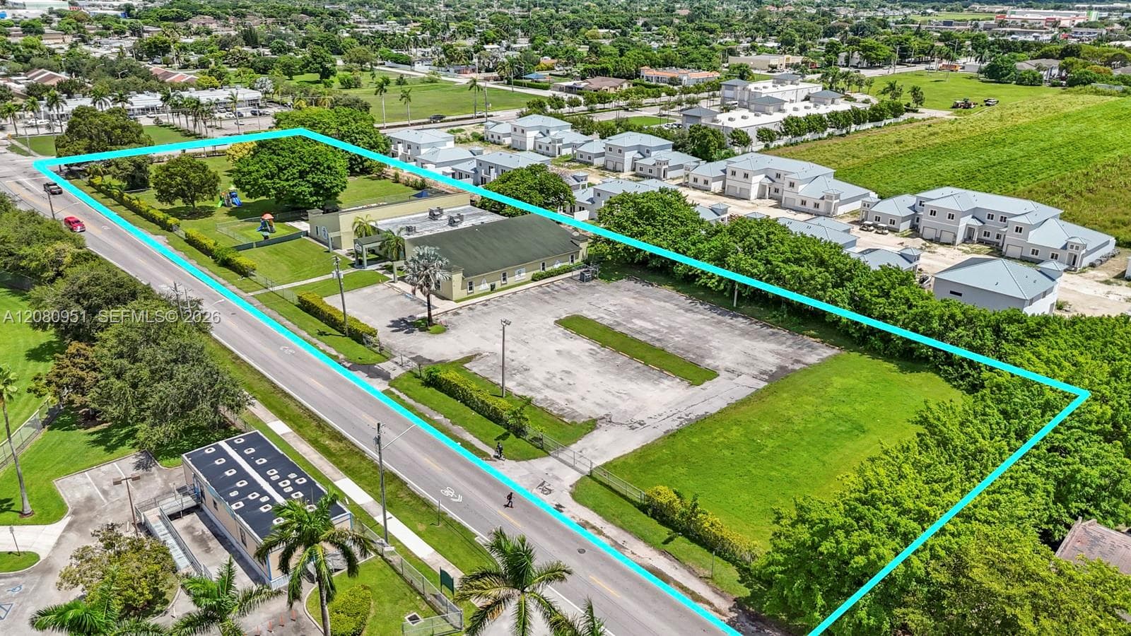 1200 NE 8th St, Homestead FL 33033