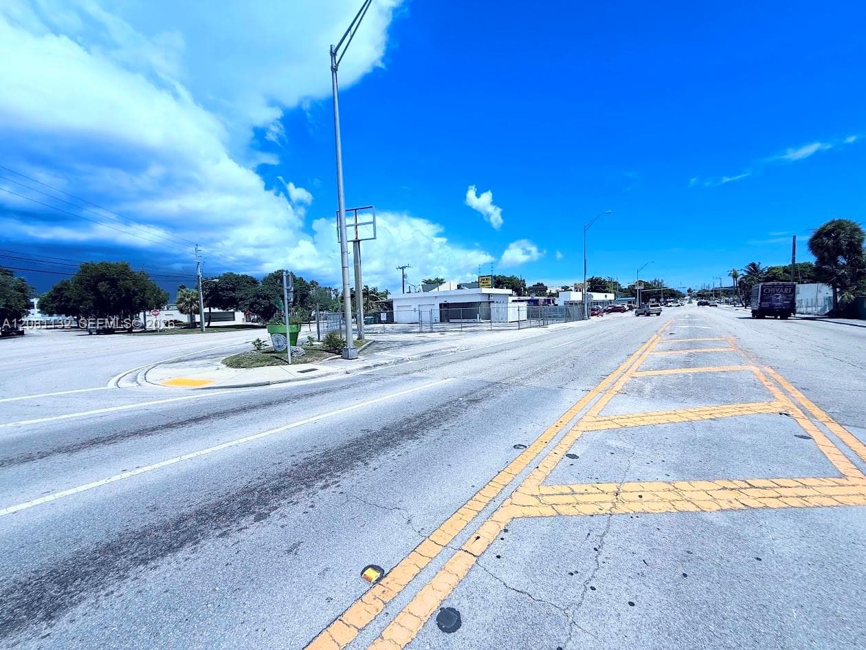 11815 NE 2nd Ave, Miami FL 33161