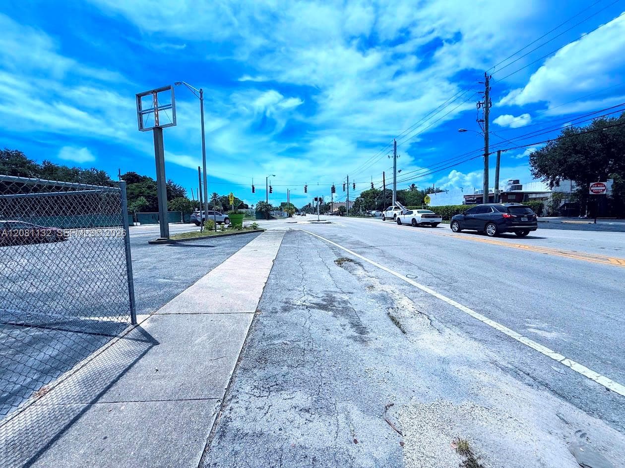 11815 NE 2nd Ave, Miami FL 33161