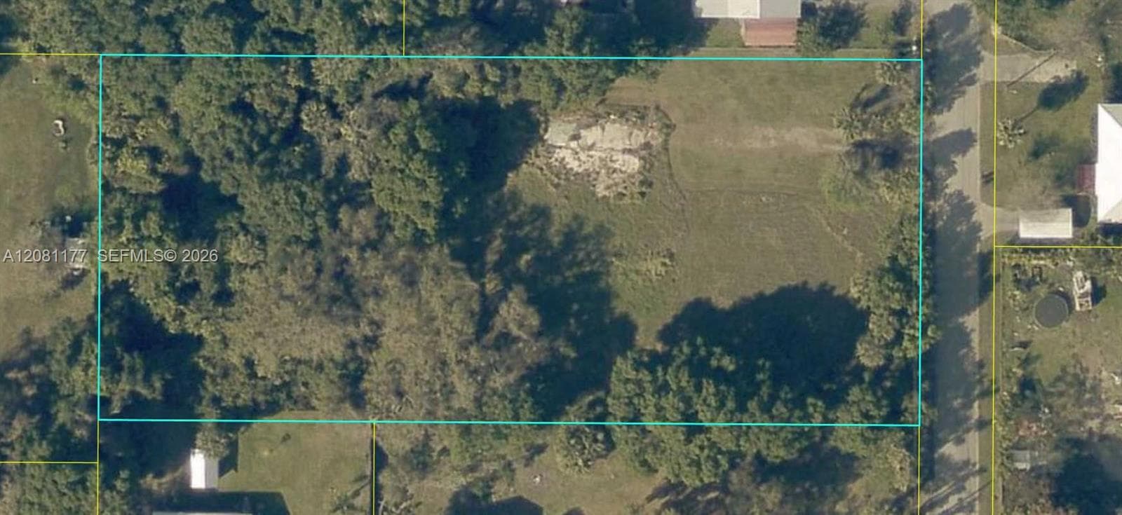 869 Avalon Ave, La Belle FL 33935