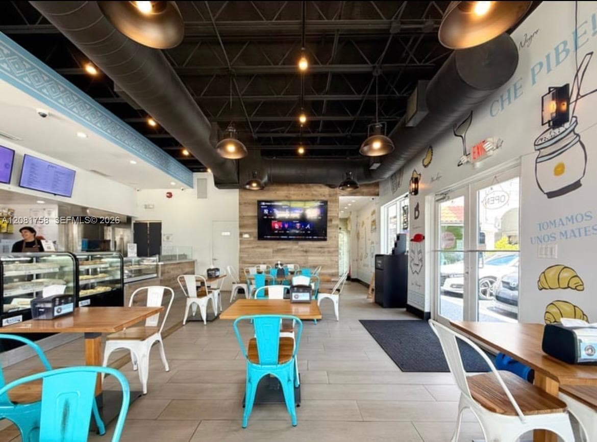 2915 E Las Olas Blvd, Fort Lauderdale FL 33316