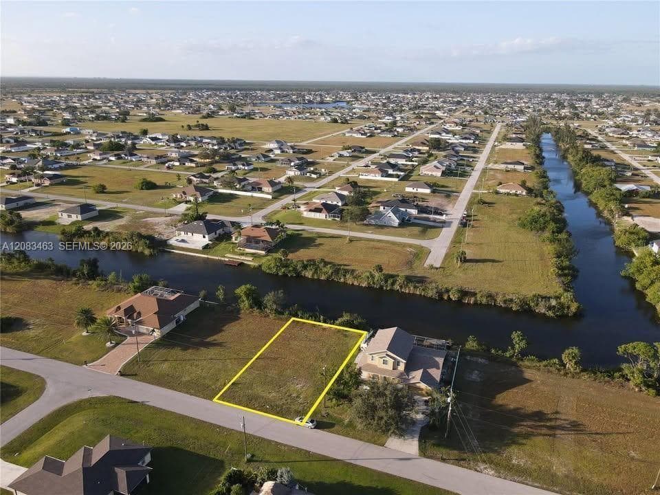 223 NW 19th Ter, Cape Coral FL 33993