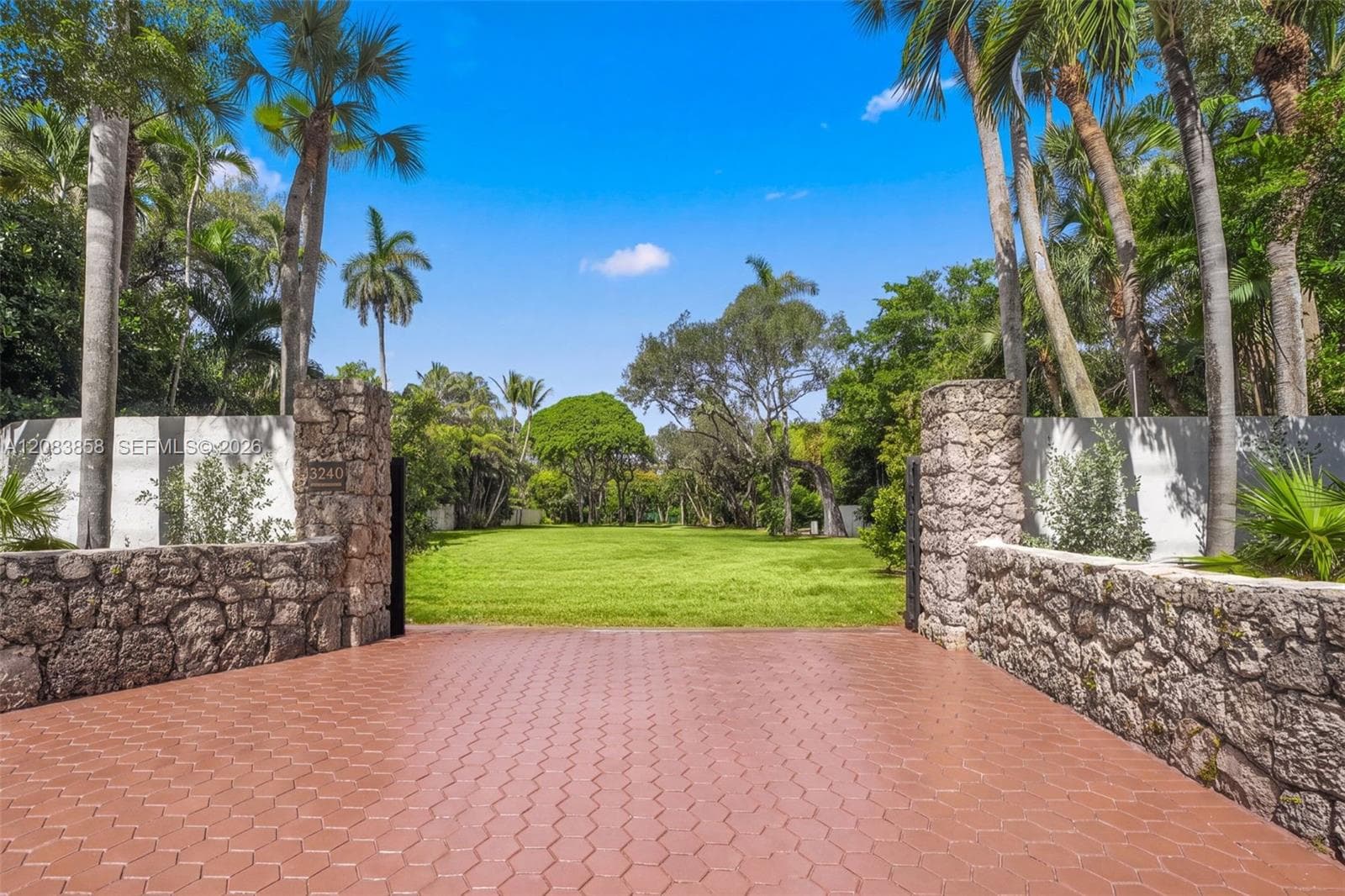 3940 Douglas Rd, Miami FL 33133