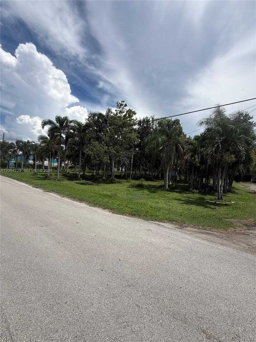 208 SW 208th Ln, Southwest Ranches FL 33332
