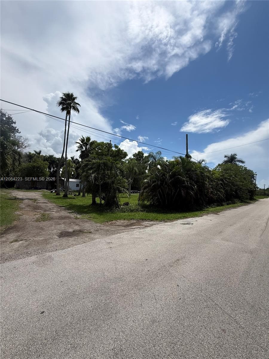 208 SW 208th Ln, Southwest Ranches FL 33332