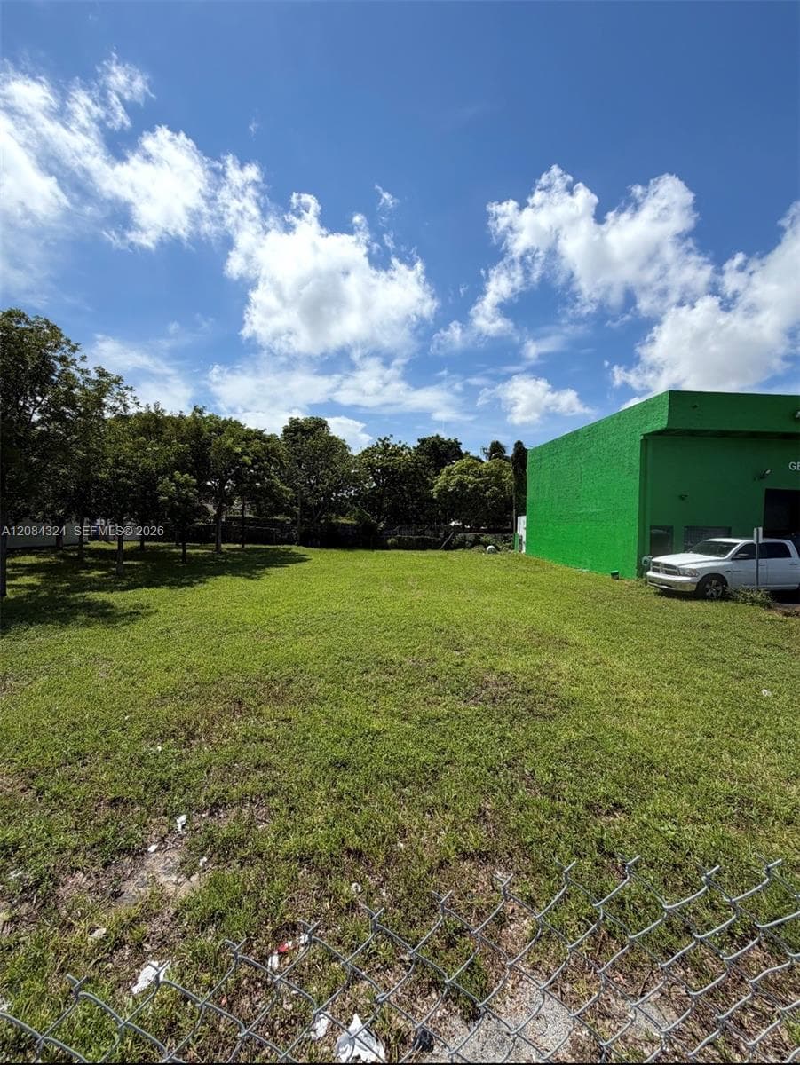 122 NW 22nd Ave, Miami FL 33125