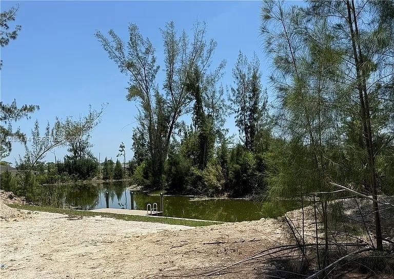 2208 NE 39th TER, Cape Coral FL 33909