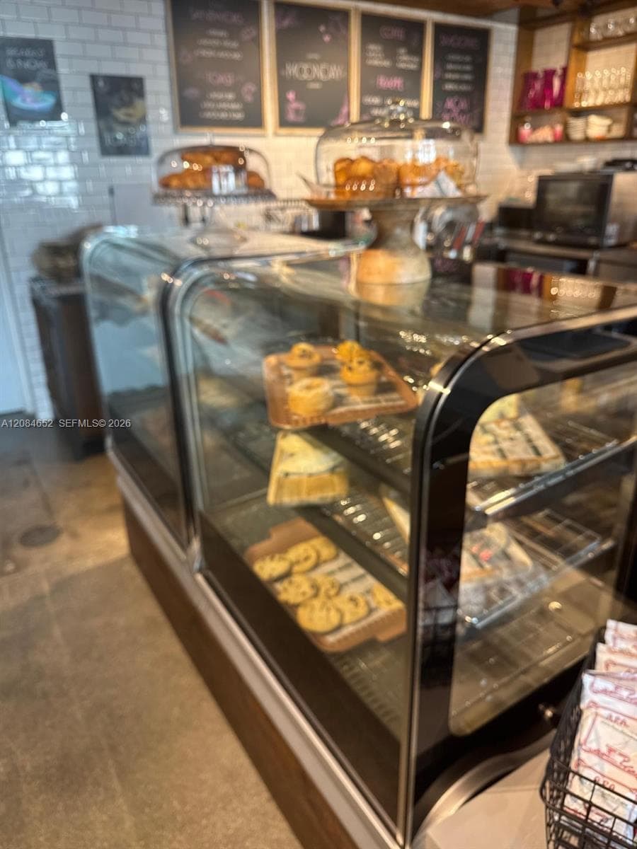 180 E Dania Beach Blvd, Dania Beach FL 33004