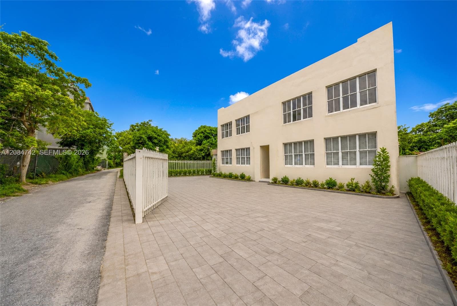 244 NW 34th St, Miami FL 33127