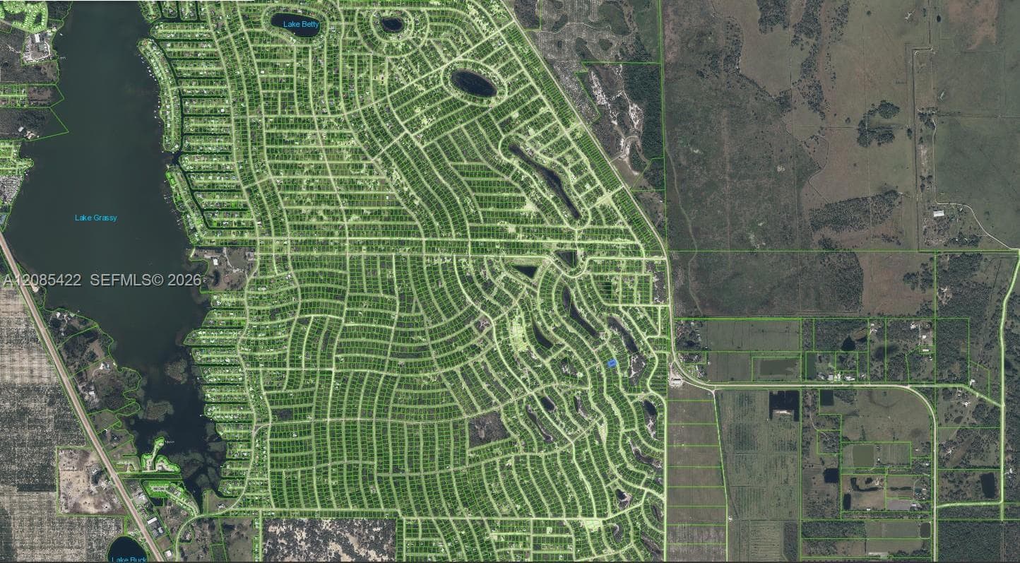 252 Crystal Lake Dr, Lake Placid FL 33852