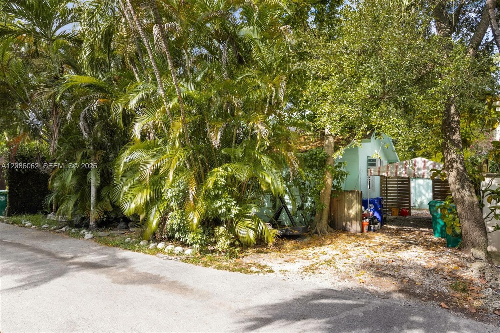 2952 Louise St, Coconut Grove FL 33133