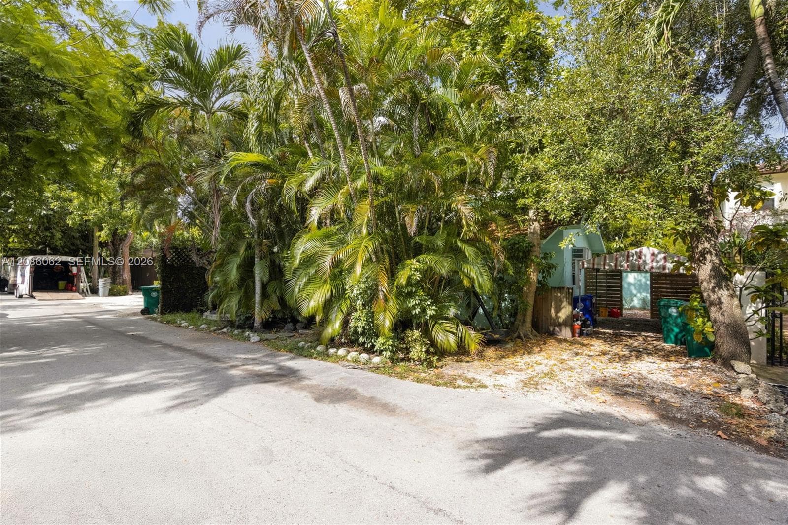 2952 Louise St, Coconut Grove FL 33133