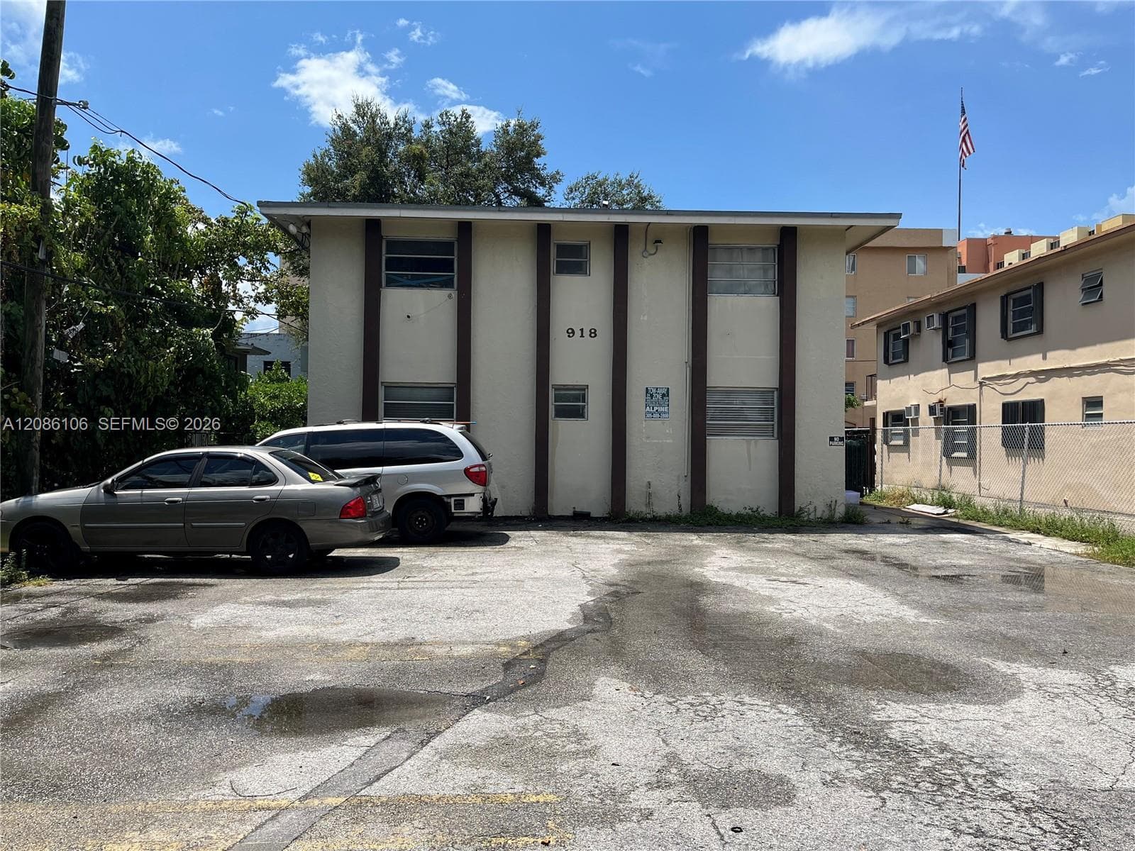 918 NW 5th St, Miami FL 33128