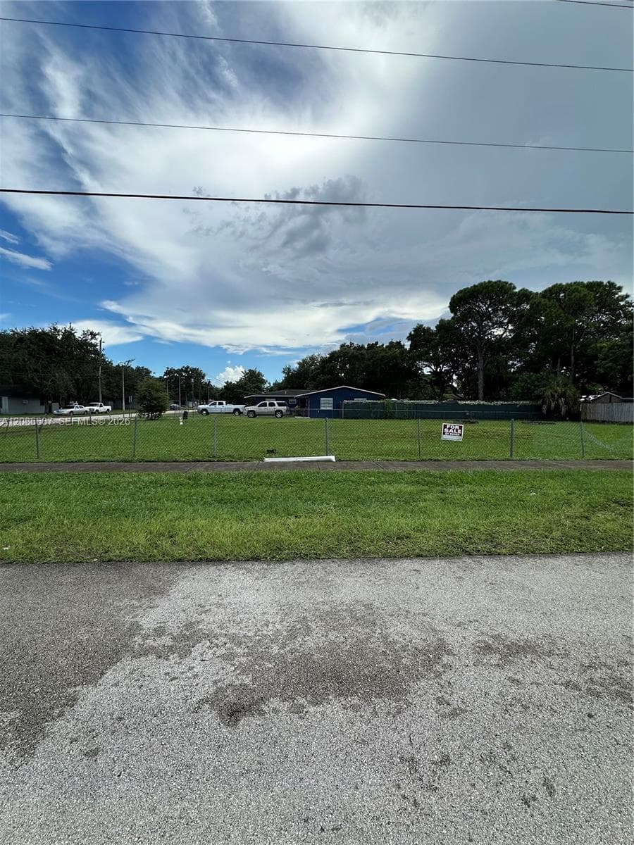 16240 NW 38th Pl, Miami Gardens FL 33054