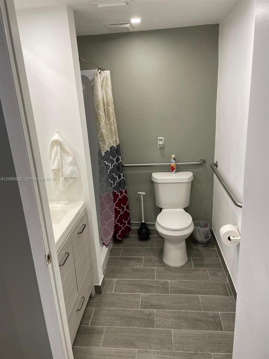 600 RING RD, Orlando FL 32811