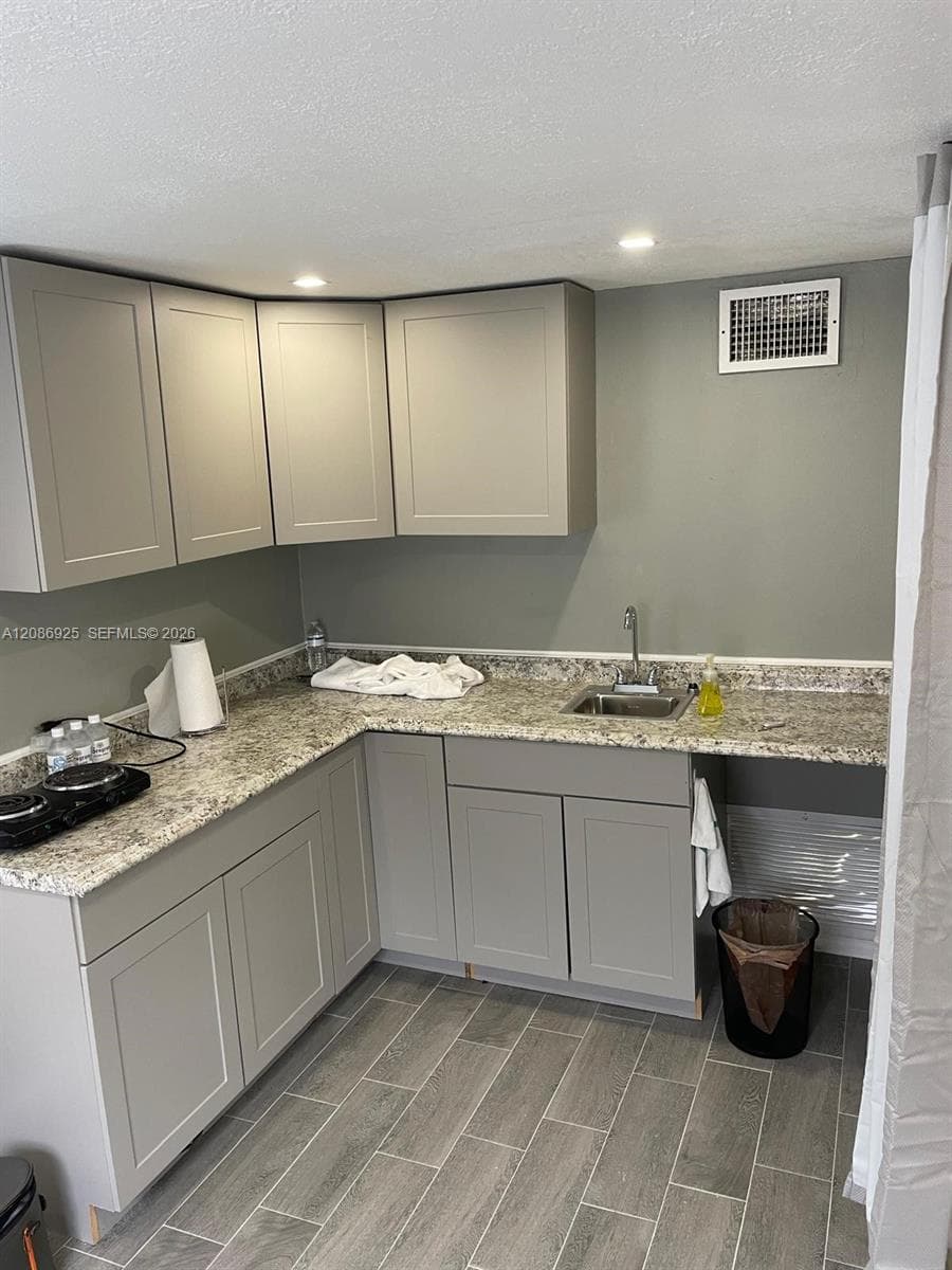 600 RING RD, Orlando FL 32811