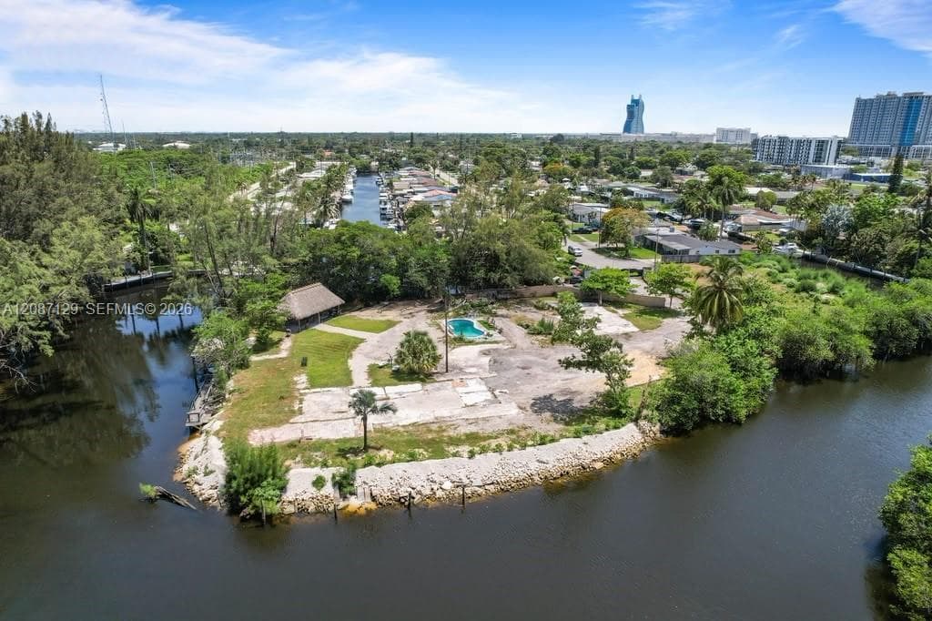 4400 SW 42nd Ter, Dania Beach FL 33314