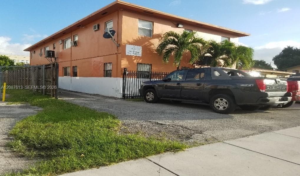 1867 NW 35th St # 6, Miami FL 33142
