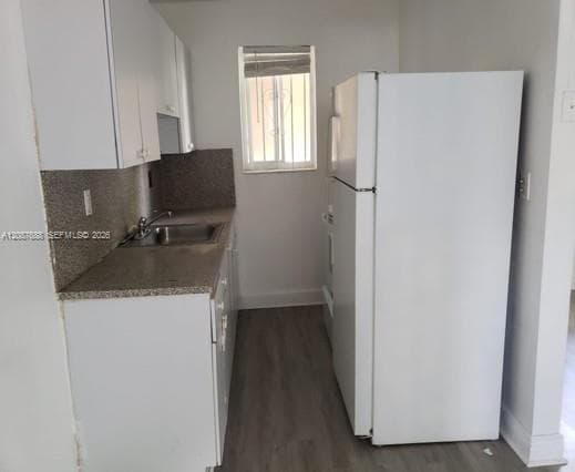 1895 NW 35th St, Miami FL 33142