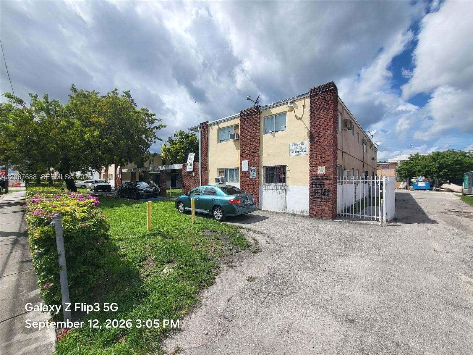 1895 NW 35th St, Miami FL 33142