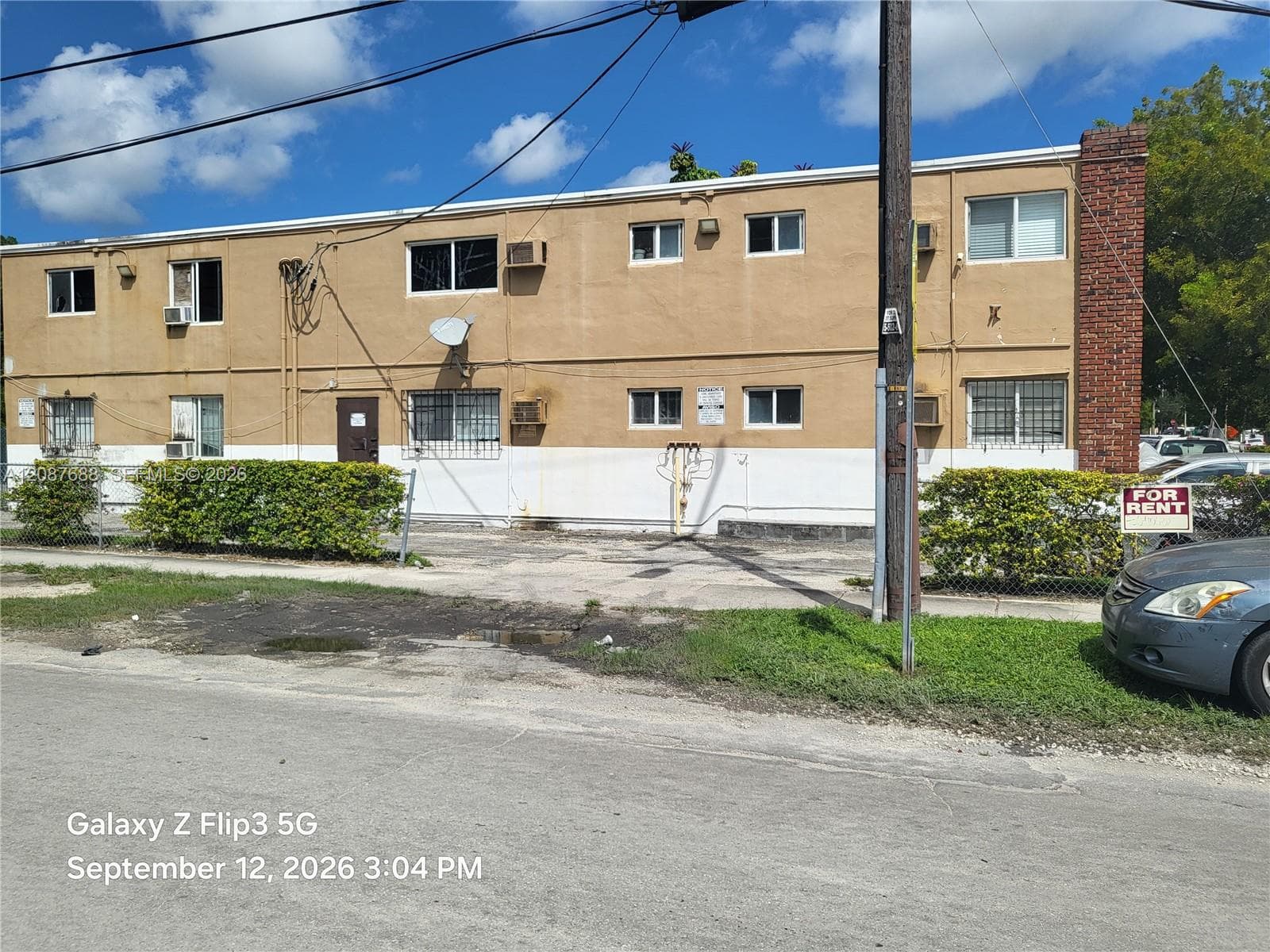 1895 NW 35th St, Miami FL 33142