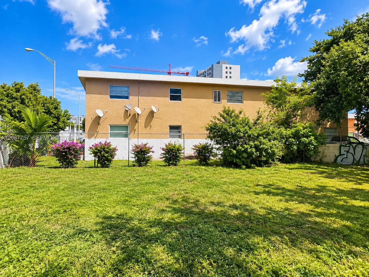 1880 NW 36th St, Miami FL 33142