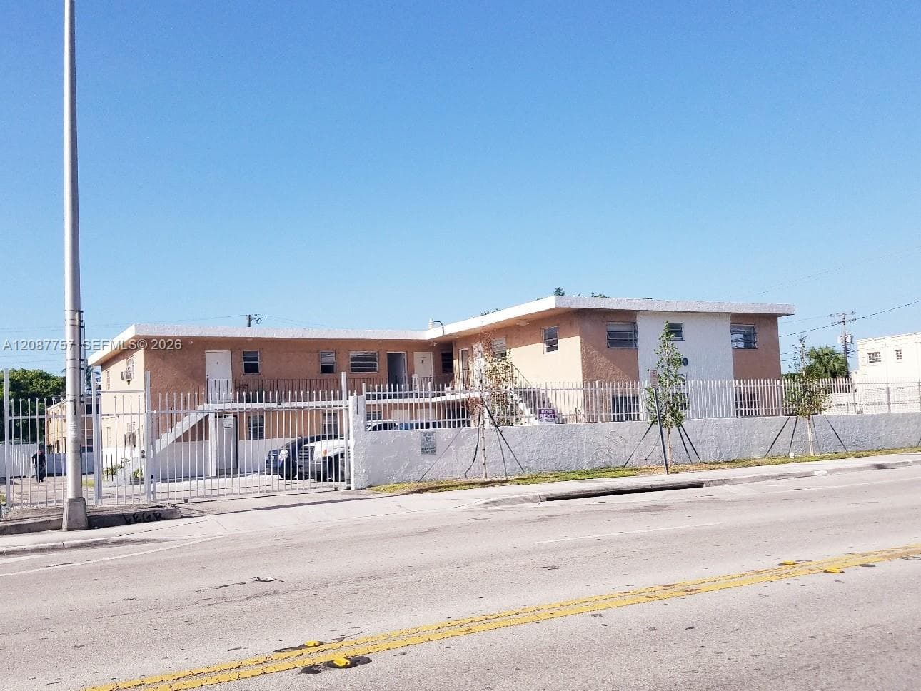 1880 NW 36th St, Miami FL 33142