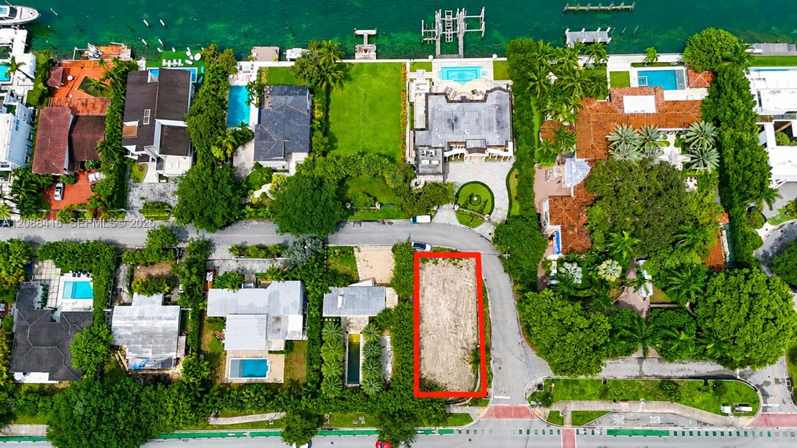 920 N Venetian Dr, Miami FL 33139
