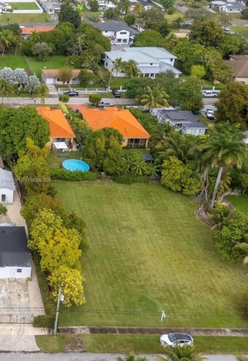 25 NW 160th St, Miami FL 33169