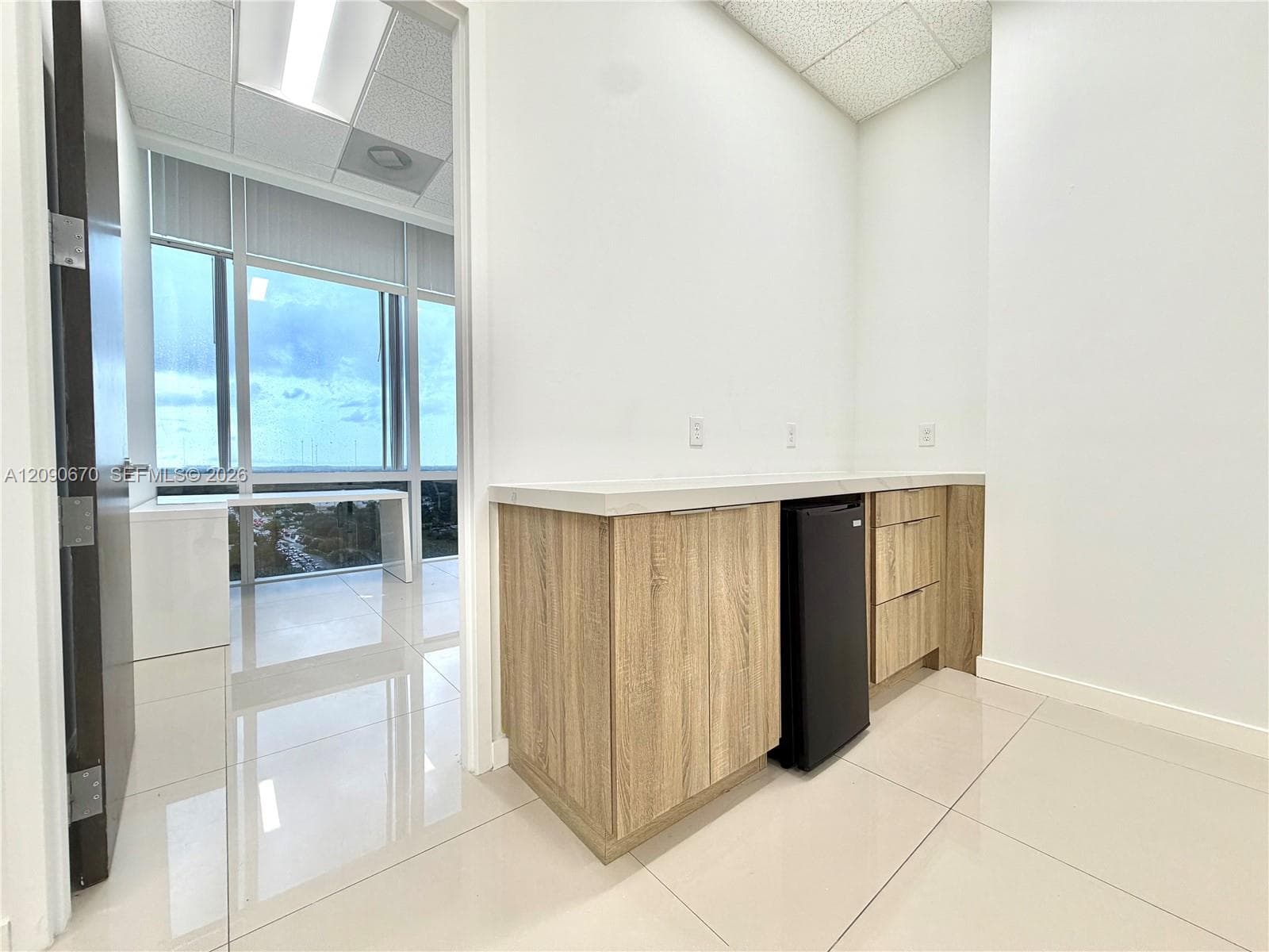 20200 W Dixie Hwy # 1201, Miami FL 33180