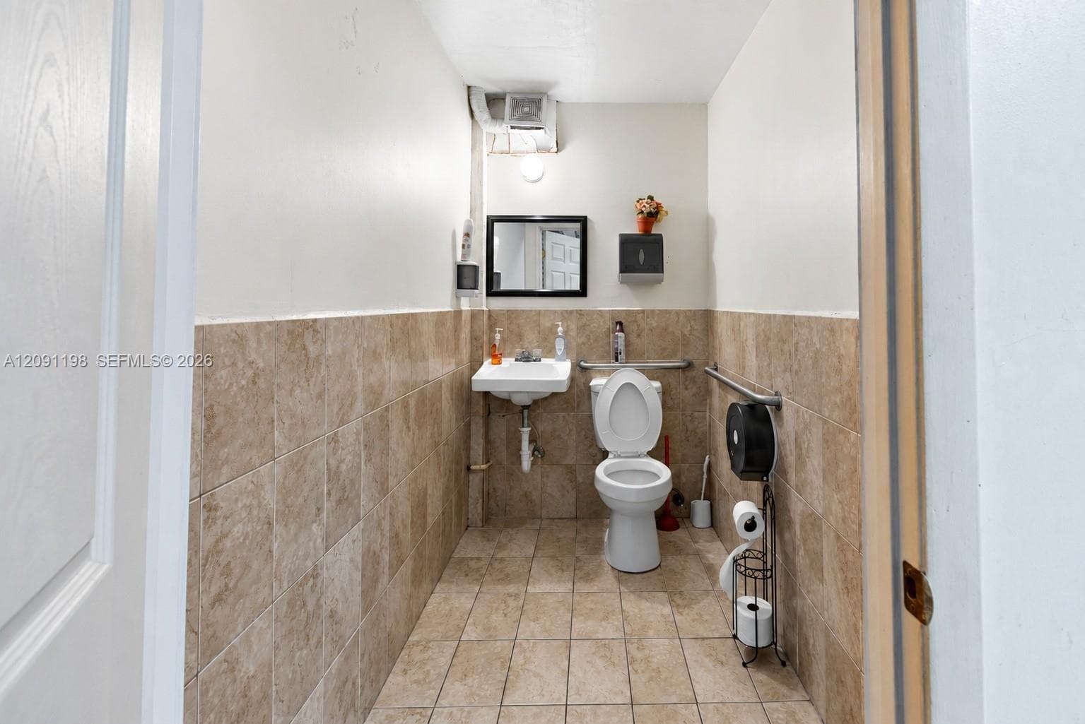 2401 NW 79th St, Miami FL 33147