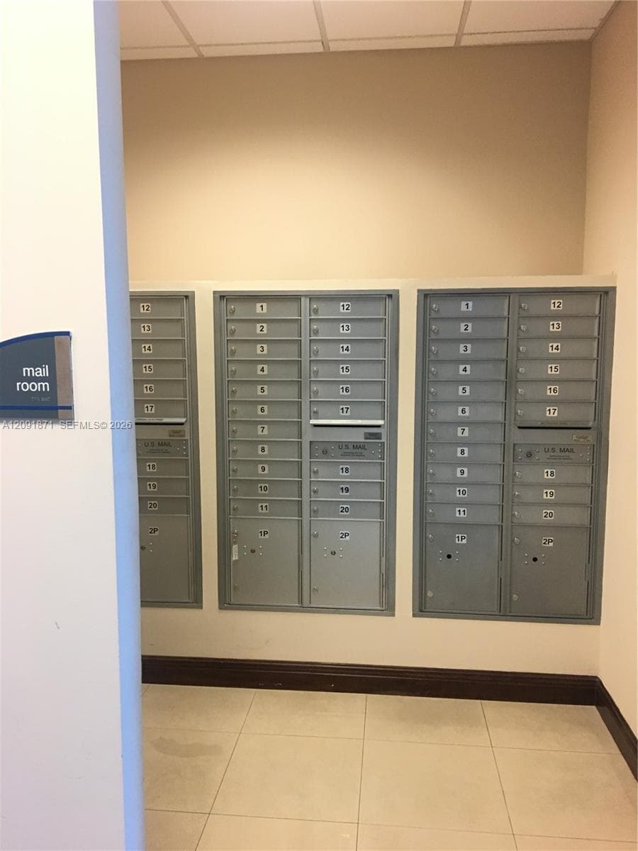 2300 W 84th St # 100, Hialeah FL 33016