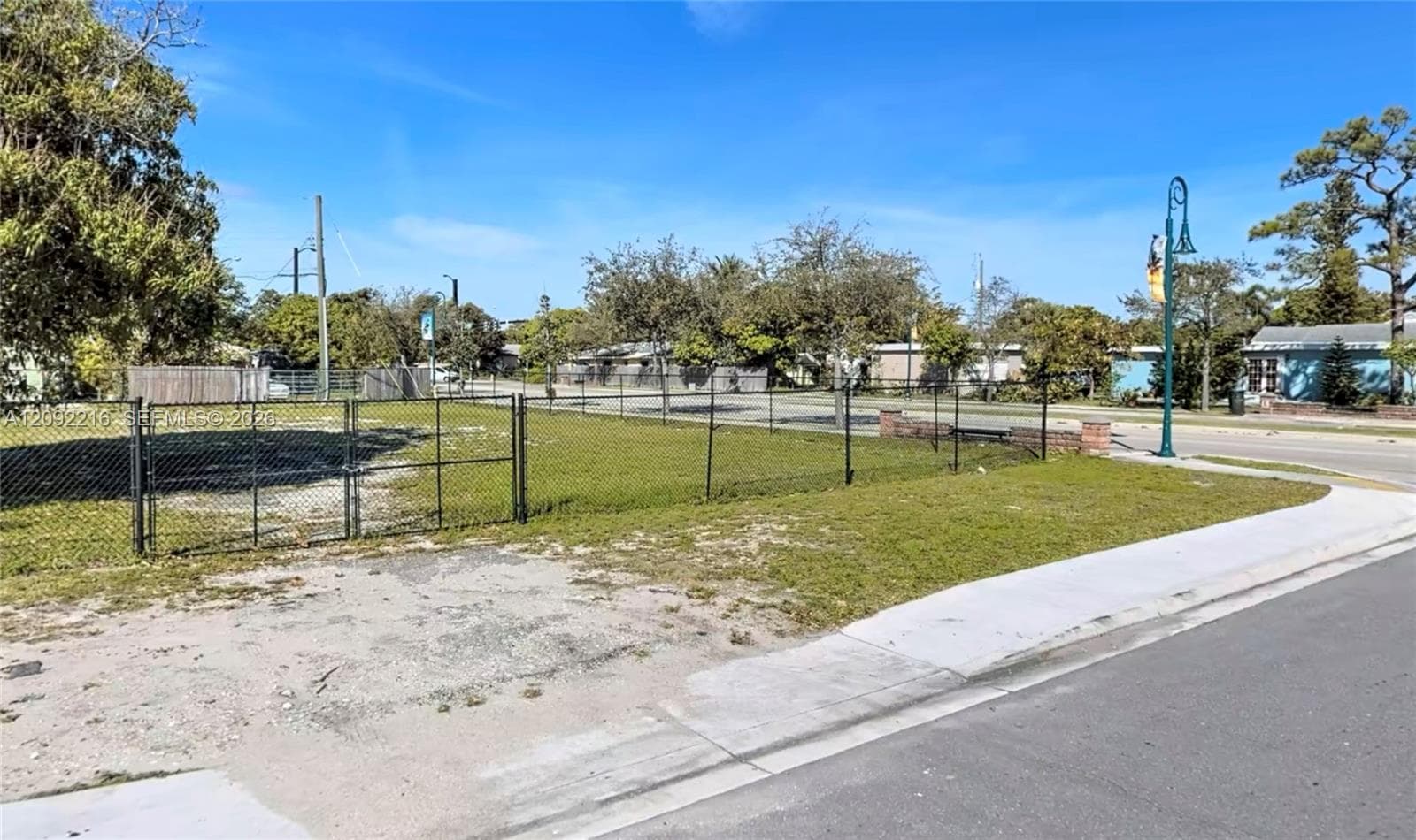 923 N E St, Lake Worth FL 33460