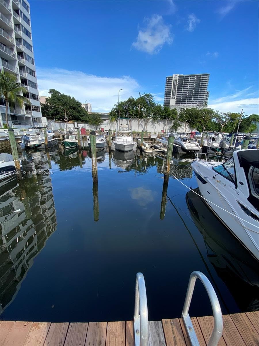 1700 NW North River Dr, Miami FL 33125