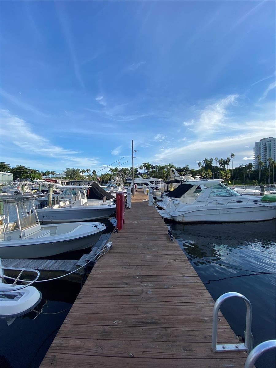 1700 NW North River Dr, Miami FL 33125