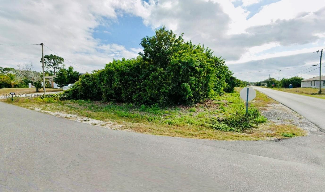2919 11TH ST SW, Lehigh Acres FL 33976